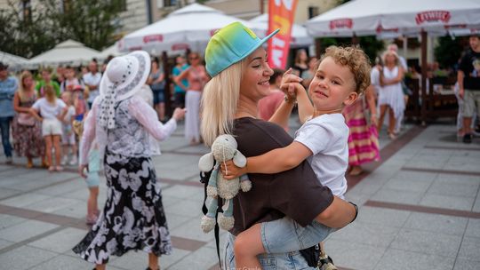 Letnia Potańcówka na Rynku w Tarnowie  [zdjecia]