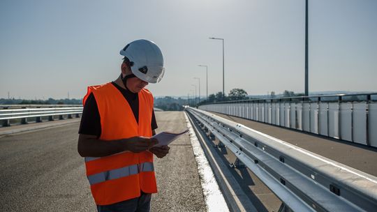 Testy obciążeniowe nowego mostu w Ostrowie [zdjęcia]