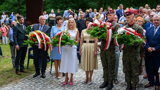 Obchody 80. rocznicy operacji „III Most” w Wał Rudzie i Zabawie [ZDJĘCIA]