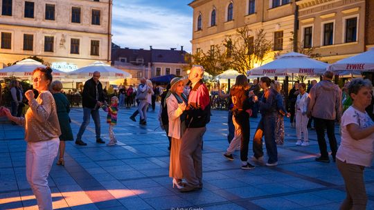 Potańcówka pod Ratuszem [zdjęcia]