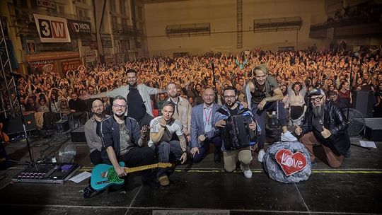 Enej i Totentanz koncertowali w Skrzyszowie. Koncert "Skrzyszowskich Serc" przyciągnął tłumy [ZDJĘCIA]