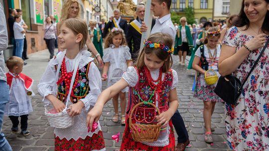 Boże Ciało w Tarnowie: Procesja przeszła przez starówkę [zdjęcia]