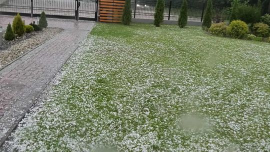 Burza z gradem przeszła nad regionem tarnowskim [ZDJĘCIA]