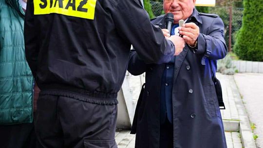 Święto w OSP Wielka Wieś. Strażacy powitali nowy samochód rozpoznawczo-ratowniczy [zdjęcia]