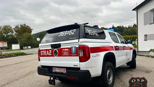 Święto w OSP Wielka Wieś. Strażacy powitali nowy samochód rozpoznawczo-ratowniczy [zdjęcia]