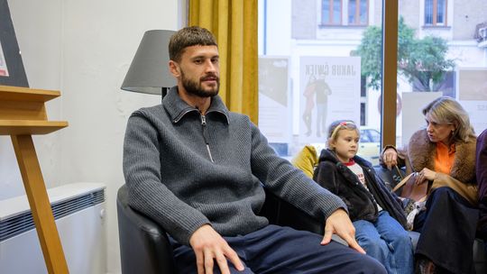 Spotkanie z Mateuszem Klichem w tarnowskiej bibliotece [zdjęcia]