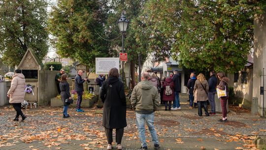 Spacer po Starym Cmentarzu w ramach ArtFestu [zdjęcia]