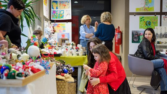 Tarnowscy rękodzielnicy na przedświątecznym kiermaszu [zdjęcia]