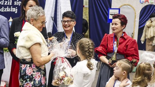 „Gdyby Jezus przyszedł dziś..”. Jasełka w Olszynach [ZDJĘCIA]