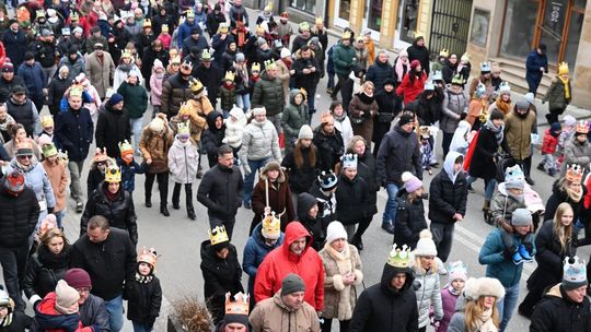 Mieszkańcy Brzeska i regionu przeszli przez miasto w Orszaku Trzech Króli [zdjęcia]