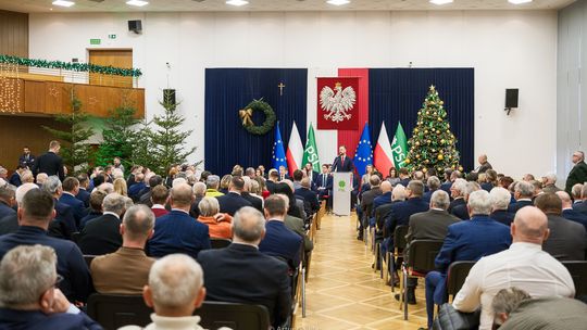 Spotkanie z szefem MON przed opłatkiem ludowców w Tarnowie [zdjęcia]