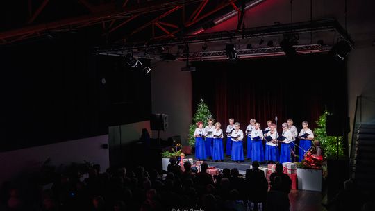 Koncert „Senior w Centrum” w Centrum Sztuki Mościce, Kolędowanie międzypokoleniowe [zdjęcia]