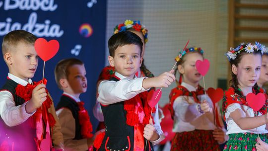 Dzień Babci i Dziadka w  Woli Lubeckiej [zdjęcia]