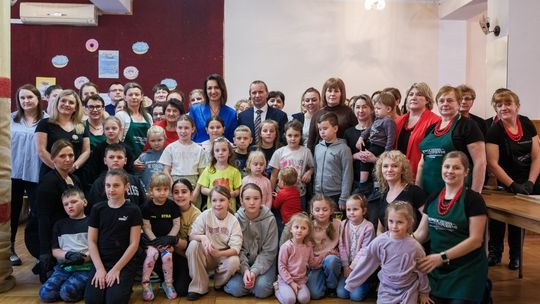 Pączki, chrust i oponki. Rodzinne Ostatki w Tymowej [zdjęcia]