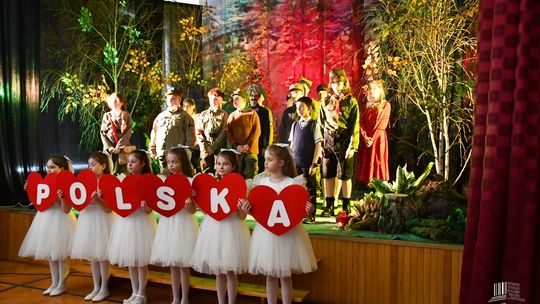 w Szynwałdzie odbyło się święto patrona szkoły – Armii Krajowej [ZDJĘCIA]