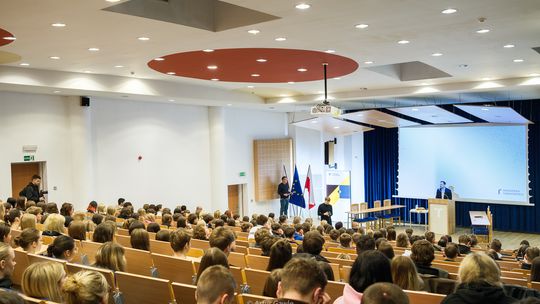 Maturzyści tłumnie odwiedzili Akademię Tarnowską [zdjęcia]