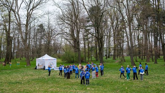 W Tarnowie uczcili Światowy Dzień Świadomości o Autyzmie marszem i torem przeszkód [zdjęcia]