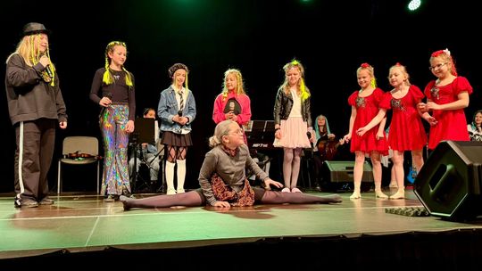 Brzesko. Młode talenty na scenie – ruszyły „Teatralne Lustra” [zdjęcia]