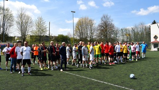 Zagrali o Puchar starosty dąbrowskiego [zdjęcia]