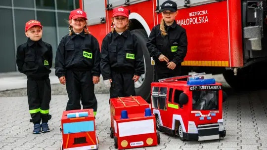 Bezpieczna Małopolska: nowe wozy dla strażaków ochotników [zdjęcia]