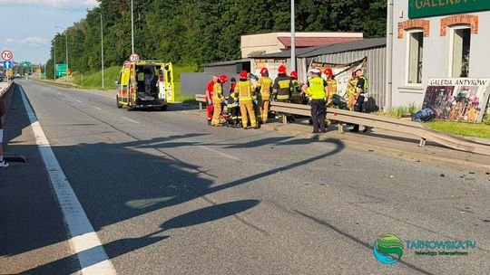 Wypadek na Krakowskiej w Tarnowie. Jedna osoba poszkodowana [zdjęcia]