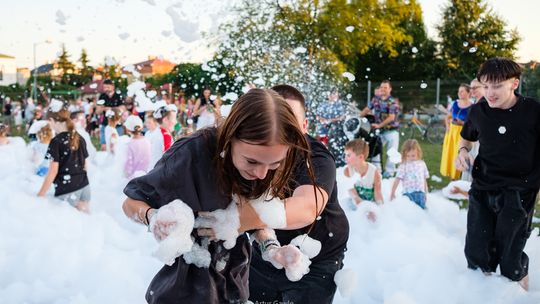 Dzień Dobrego Sąsiada na Koszyckim z lotami balonem, pianą i koncertami [zdjęcia]