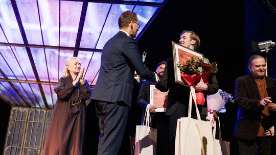 Grand Prix XXX Festiwalu Komedii TALIA dla „Klubu kawalerów” w reżyserii Krystyny Jandy [zdjęcia]