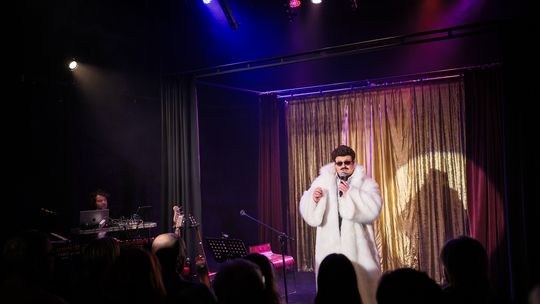 Muzyczna opowieść o Krzysztofie Krawczyku na scenie tarnowskiego teatru [zdjęcia]